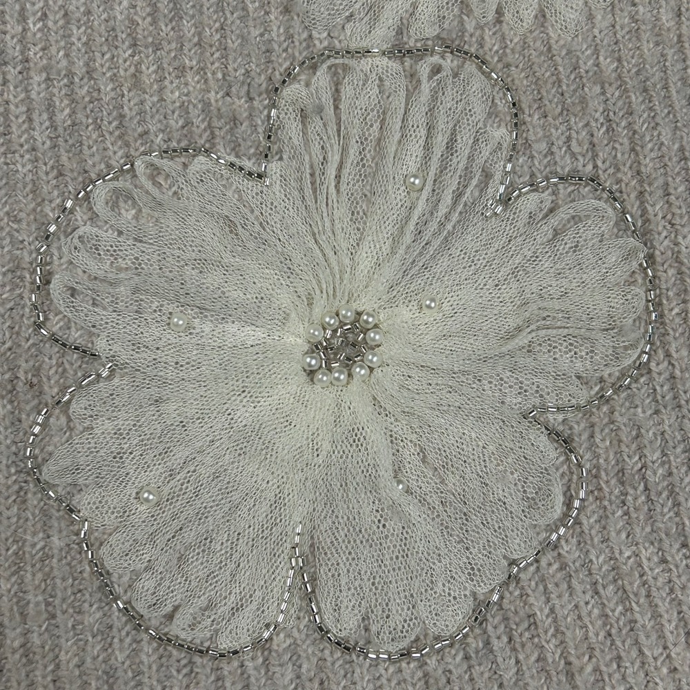 Chicos‎ 3D Floral Sweater Size 2 L Pullover Beaded Lightweight Neutral Fairy Tan - Picture 4 of 9